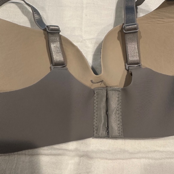 Bra - Picture 8 of 16